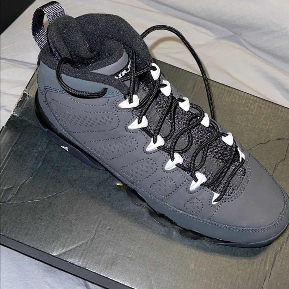 Air Jordan 9